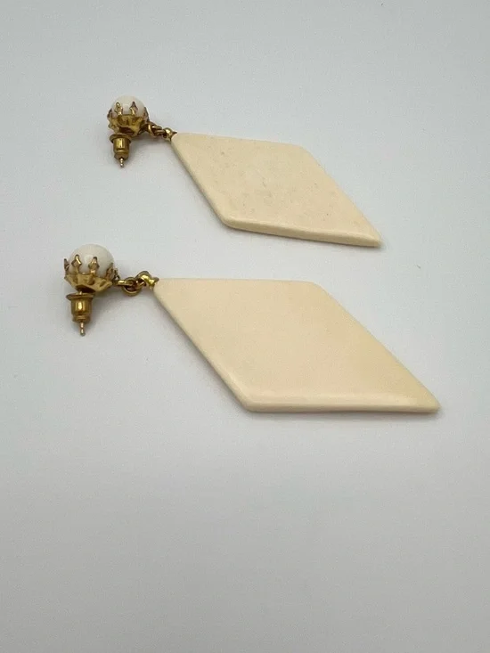 Vintage Miriam Haskell New Old Stock Cream Resin Necklace and 14kt Gold Earrings - Picture 11 of 11